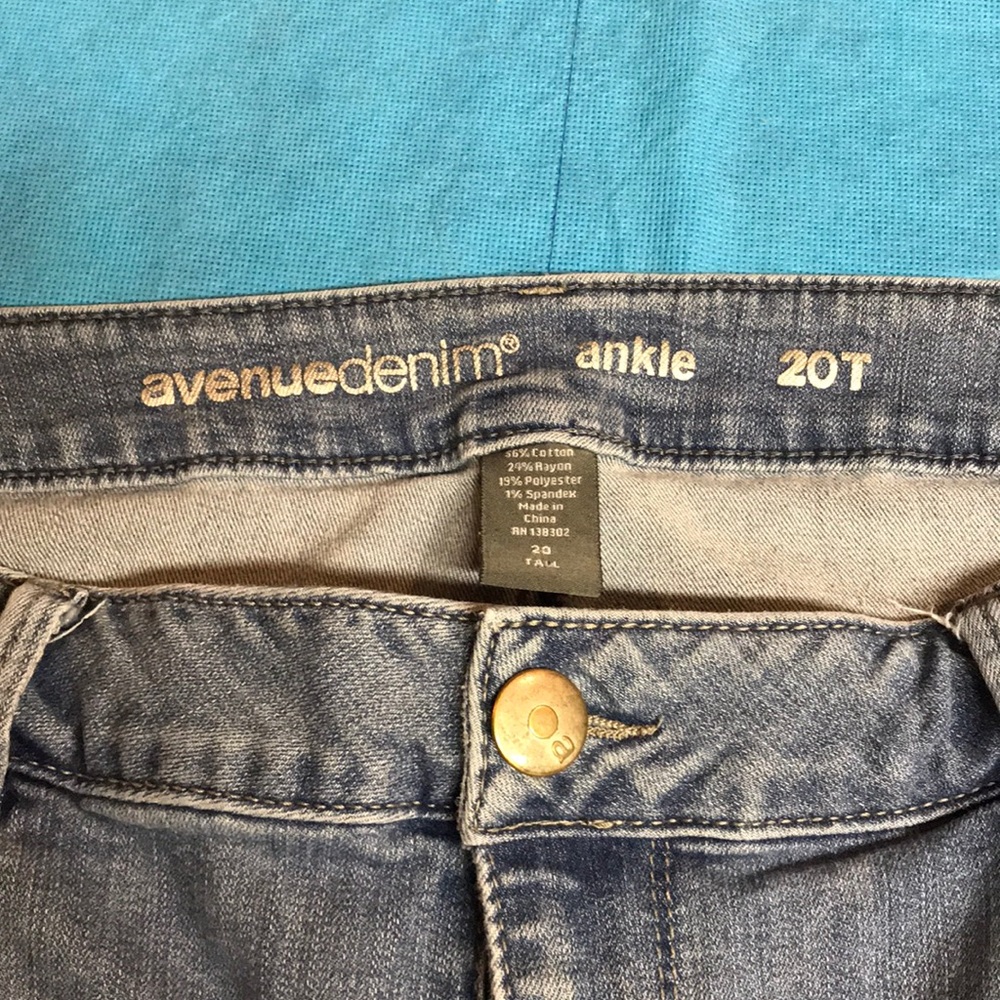 ♠️ Avenue Tall Cropped Jeans